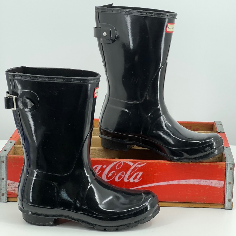Hunter Women's Size 8 Black Rain Boots Short Gloss WFS1013RGL Storm Classic Kate